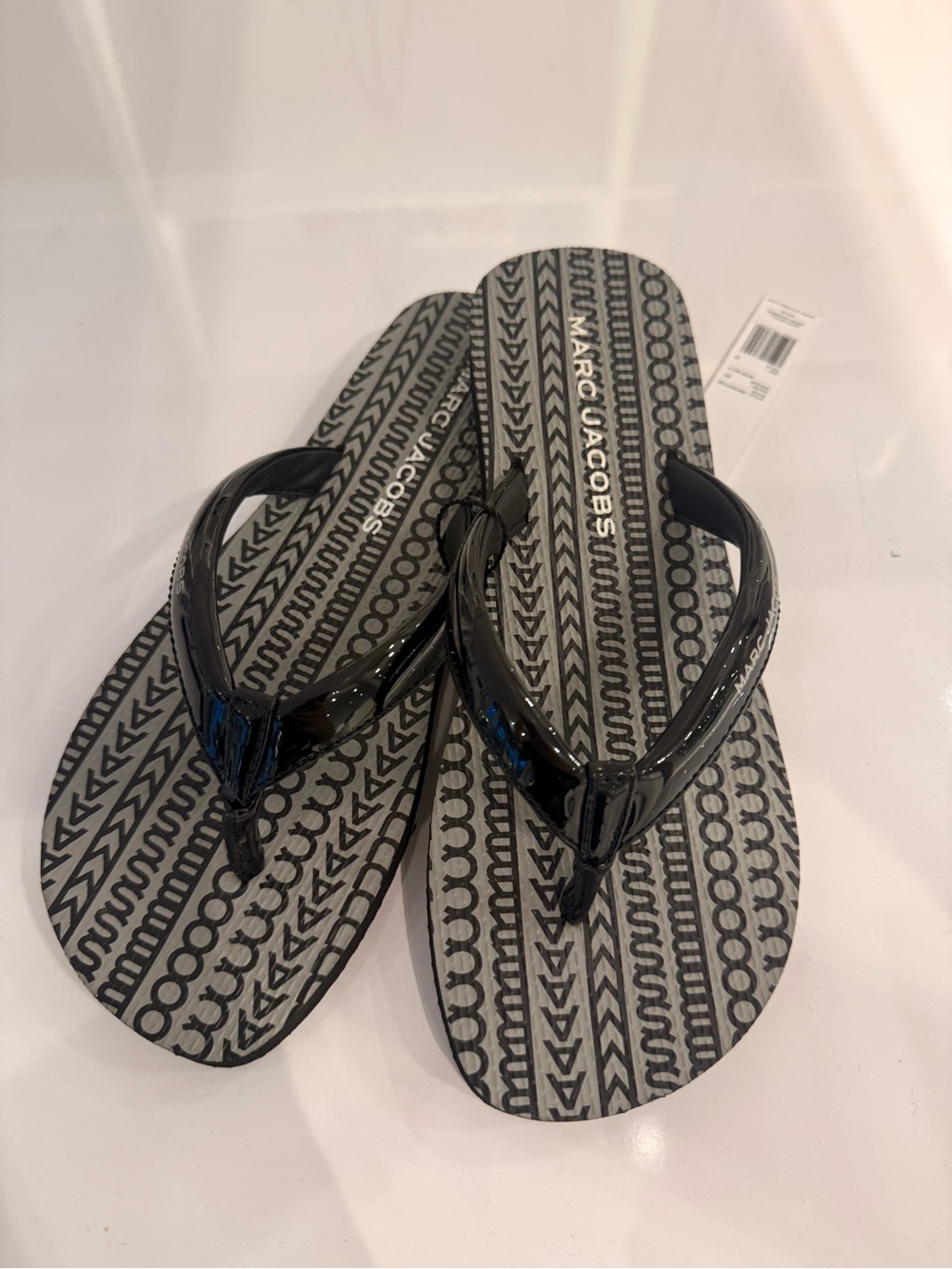 NWT Marc Jacobs monogram flip flop- size 36-39